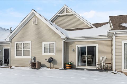 Tiny photo for 2525 Park Ridge Court #2525, Crest Hill, IL 60403 (MLS # 12516822)