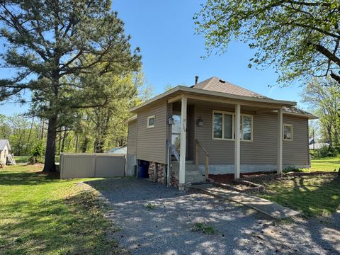 Tiny photo for 504 S Sunny Slope Street, West Frankfort, IL 62896 (MLS # 12615134)