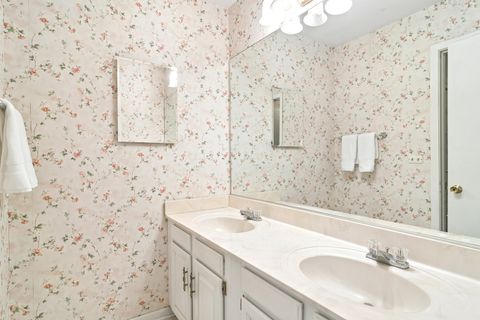 Tiny photo for 1067 S Whippoorwill Lane, Palatine, IL 60067 (MLS # 12605053)