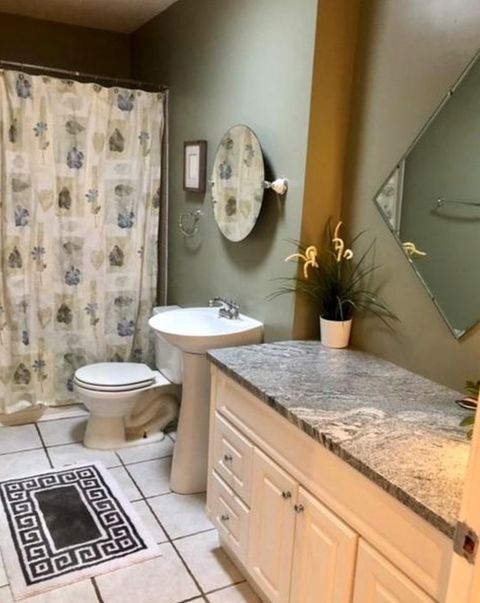 Tiny photo for 1430 E Grand Avenue, Carbondale, IL 62902 (MLS # 12579926)