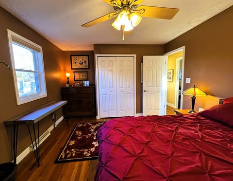 Tiny photo for 1430 E Grand Avenue, Carbondale, IL 62902 (MLS # 12579926)