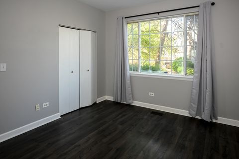 Tiny photo for 150 E Lake Ridge Drive, Glendale Heights, IL 60139 (MLS # 12623636)