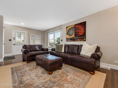 Tiny photo for 789 Hill Avenue, Glen Ellyn, IL 60137 (MLS # 12487211)