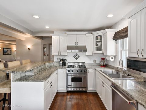 Tiny photo for 789 Hill Avenue, Glen Ellyn, IL 60137 (MLS # 12487211)
