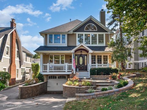 Photo of 789 Hill Avenue, Glen Ellyn, IL 60137 (MLS # 12487211)