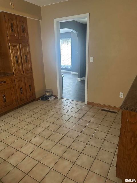 Tiny photo for 728 E 4TH Street, Flora, IL 62839 (MLS # EB458911)