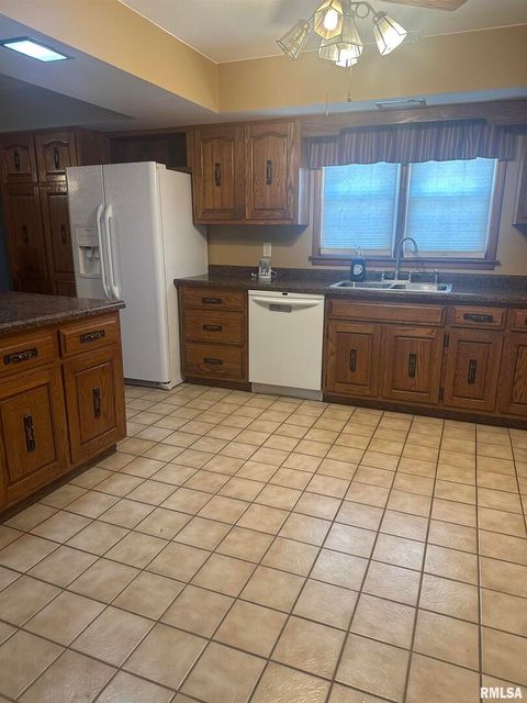 Tiny photo for 728 E 4TH Street, Flora, IL 62839 (MLS # EB458911)