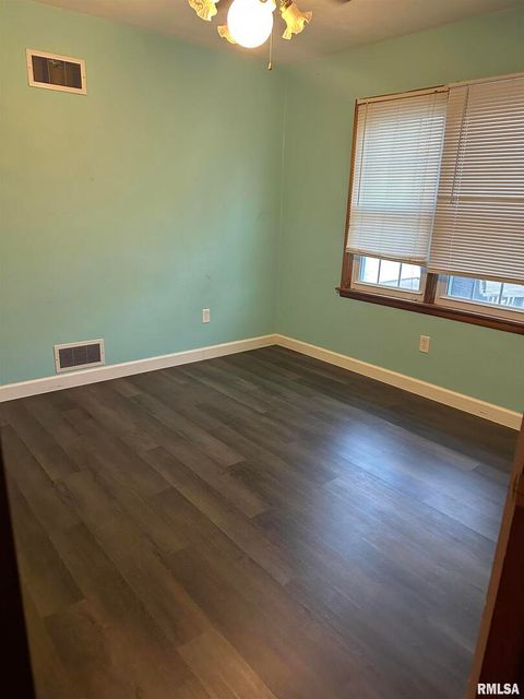 Tiny photo for 728 E 4TH Street, Flora, IL 62839 (MLS # EB458911)