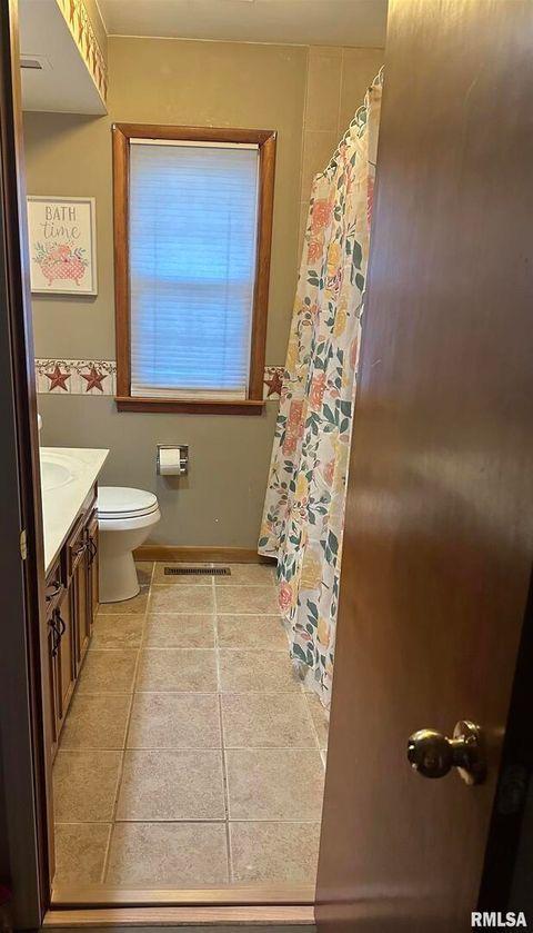 Tiny photo for 728 E 4TH Street, Flora, IL 62839 (MLS # EB458911)