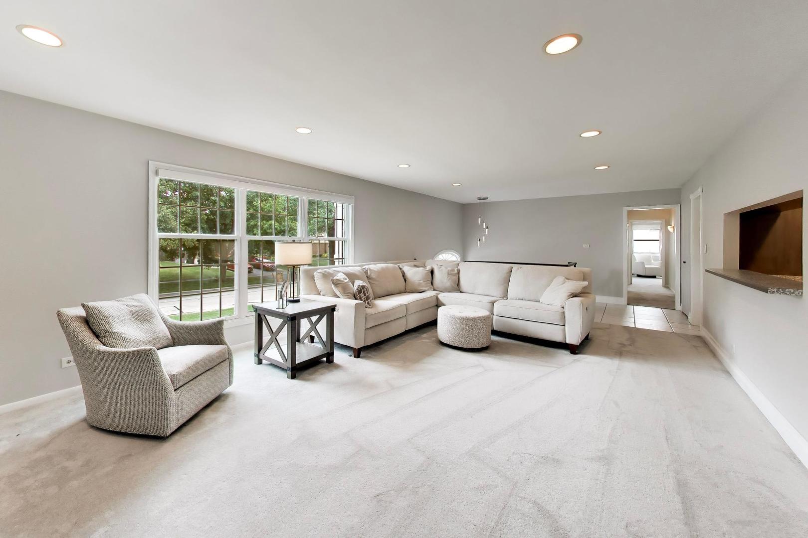 955 W Gilbert Road