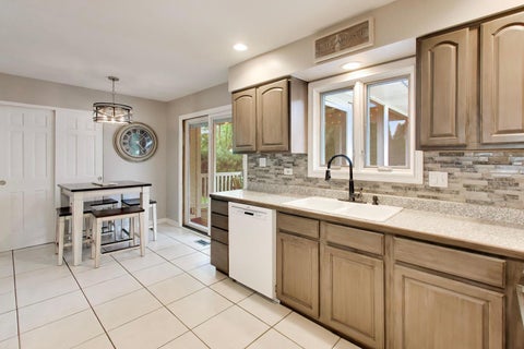 Tiny photo for 955 W Gilbert Road, Palatine, IL 60067 (MLS # 12732176)