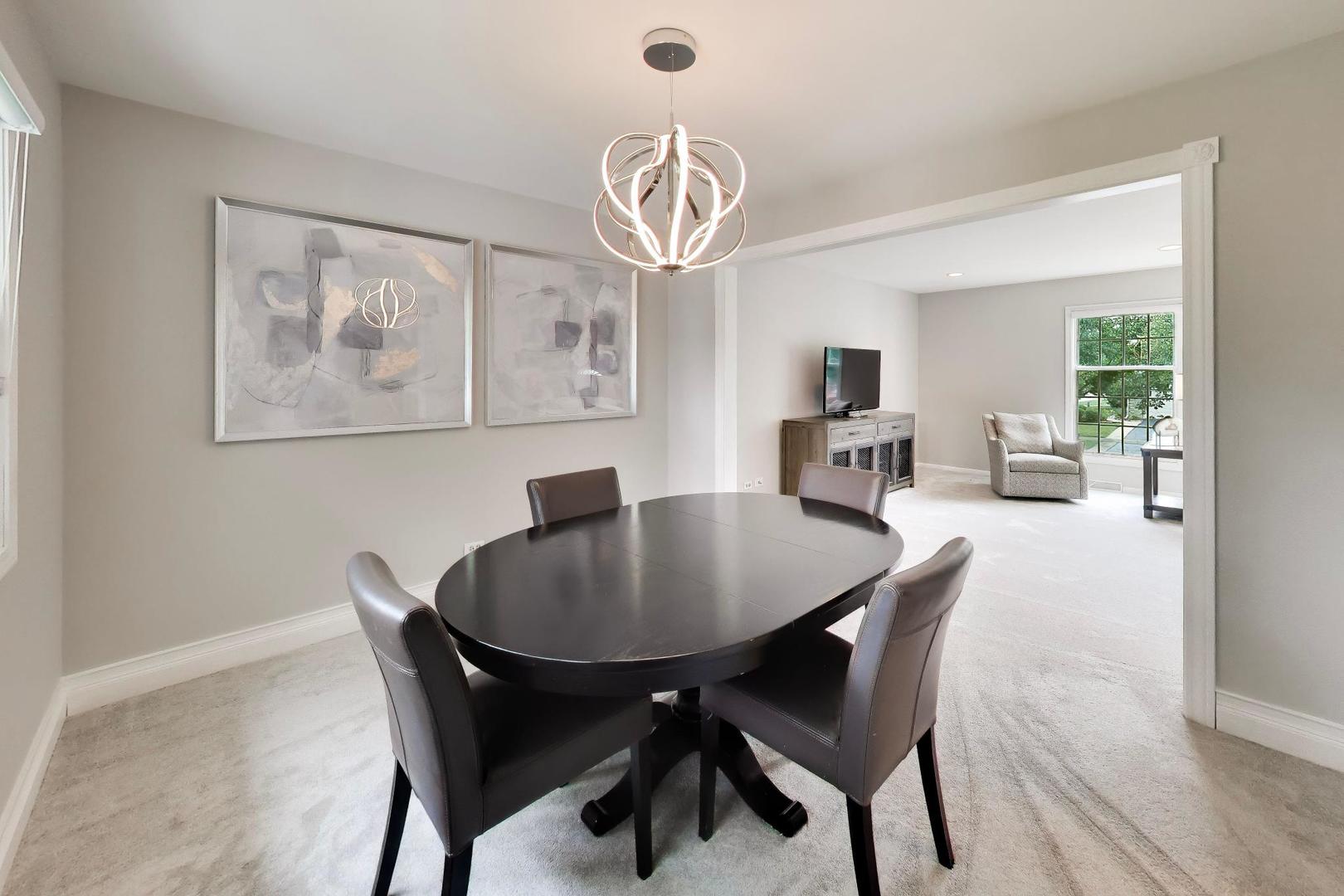 955 W Gilbert Road