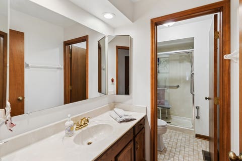 Tiny photo for 1108 E Oxford Lane, Arlington Heights, IL 60004 (MLS # 12686864)