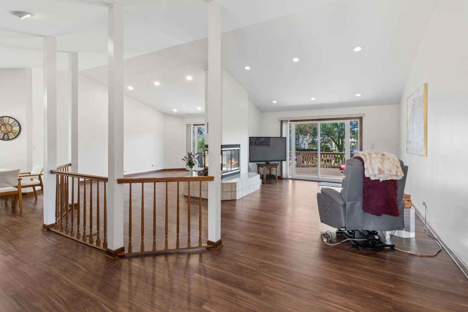 1108 E Oxford Lane