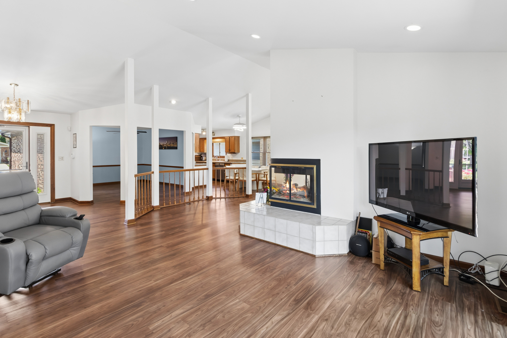 1108 E Oxford Lane
