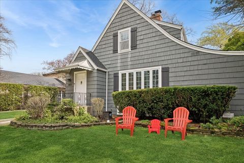 Tiny photo for 1831 Beverly Place, Highland Park, IL 60035 (MLS # 12617805)