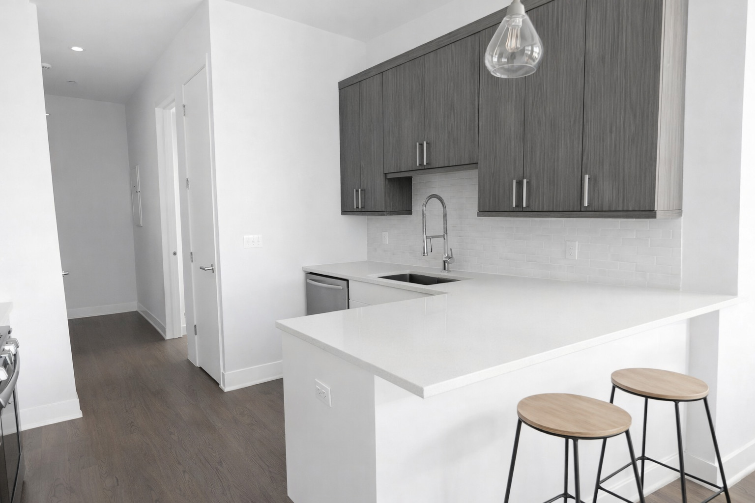 2217 W Madison Street 214