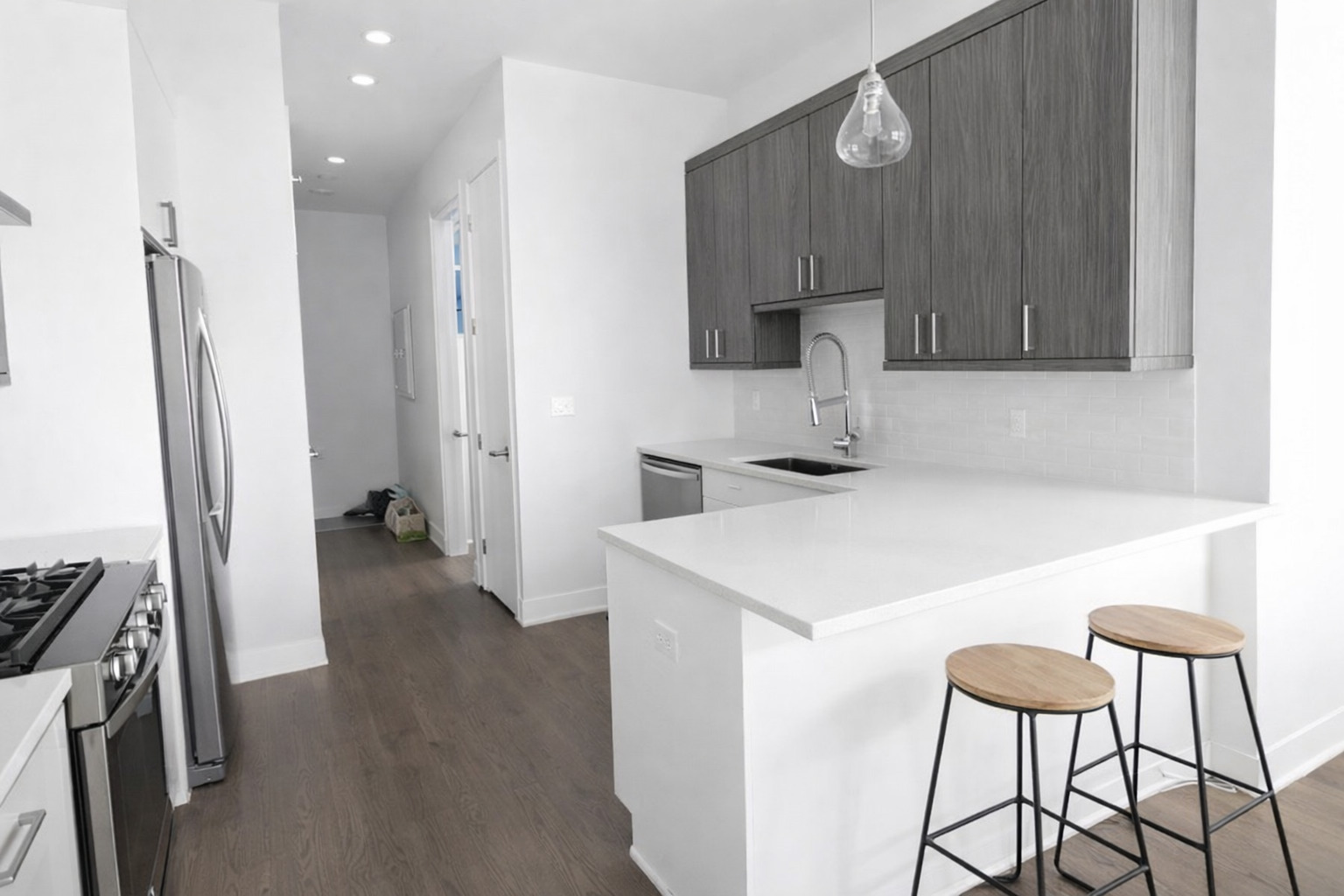 2217 W Madison Street 214