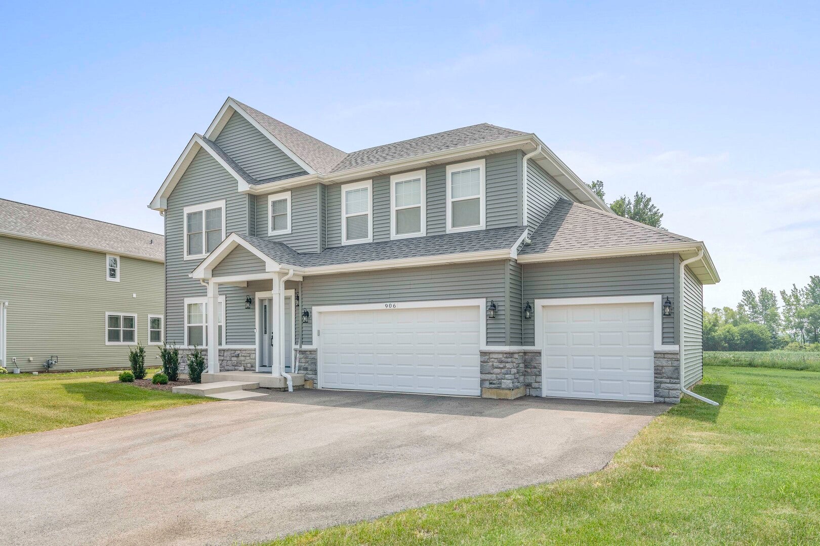 906 Hayden Drive