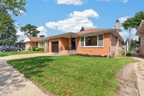 Tiny photo for 7748 W Oakton Street, Niles, IL 60714 (MLS # 12752700)