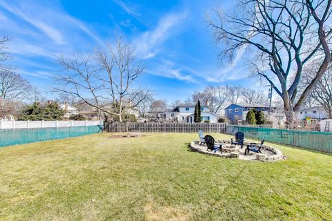 Tiny photo for 1107 N Greenfield Lane, Mount Prospect, IL 60056 (MLS # 12582739)