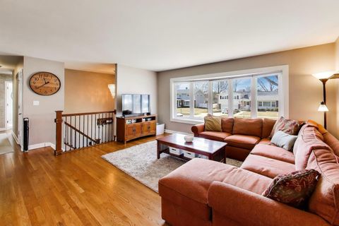 Tiny photo for 1107 N Greenfield Lane, Mount Prospect, IL 60056 (MLS # 12582739)