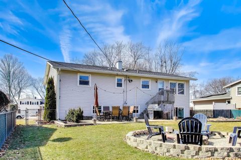 Tiny photo for 1107 N Greenfield Lane, Mount Prospect, IL 60056 (MLS # 12582739)