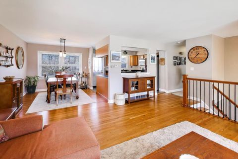 Tiny photo for 1107 N Greenfield Lane, Mount Prospect, IL 60056 (MLS # 12582739)