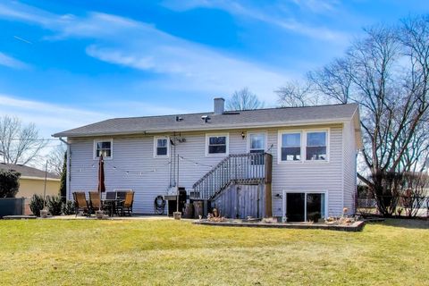 Tiny photo for 1107 N Greenfield Lane, Mount Prospect, IL 60056 (MLS # 12582739)