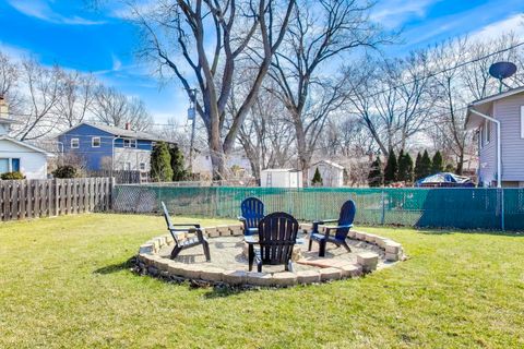 Tiny photo for 1107 N Greenfield Lane, Mount Prospect, IL 60056 (MLS # 12582739)