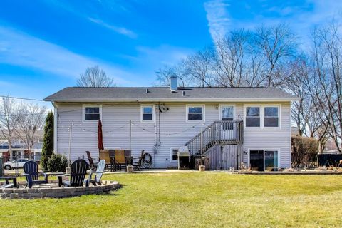 Tiny photo for 1107 N Greenfield Lane, Mount Prospect, IL 60056 (MLS # 12582739)