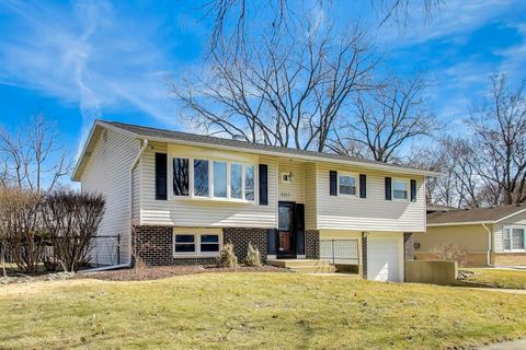 Tiny photo for 1107 N Greenfield Lane, Mount Prospect, IL 60056 (MLS # 12582739)