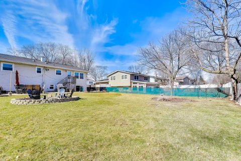 Tiny photo for 1107 N Greenfield Lane, Mount Prospect, IL 60056 (MLS # 12582739)