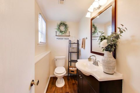 Tiny photo for 1107 N Greenfield Lane, Mount Prospect, IL 60056 (MLS # 12582739)