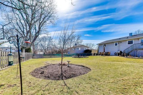 Tiny photo for 1107 N Greenfield Lane, Mount Prospect, IL 60056 (MLS # 12582739)