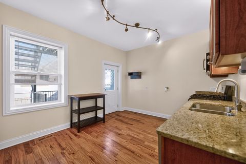 Tiny photo for 1926 W Oakdale Avenue N, Chicago, IL 60657 (MLS # 12600756)