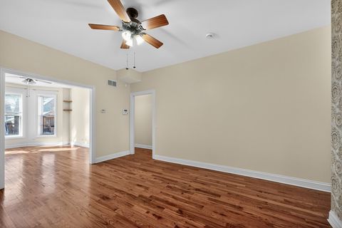 Tiny photo for 1926 W Oakdale Avenue N, Chicago, IL 60657 (MLS # 12600756)