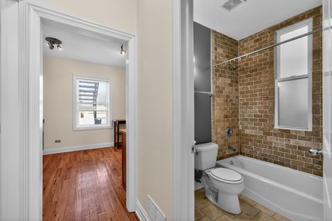 Tiny photo for 1926 W Oakdale Avenue N, Chicago, IL 60657 (MLS # 12600756)