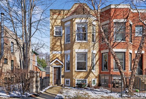 1926 W Oakdale Avenue N Chicago IL 60657