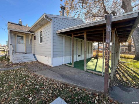 Tiny photo for 613 W 9TH Avenue, Milan, IL 61264 (MLS # QC4269434)