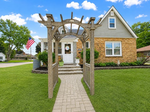 Tiny photo for 470 MARGUERITE Street, Elgin, IL 60123 (MLS # 12749290)