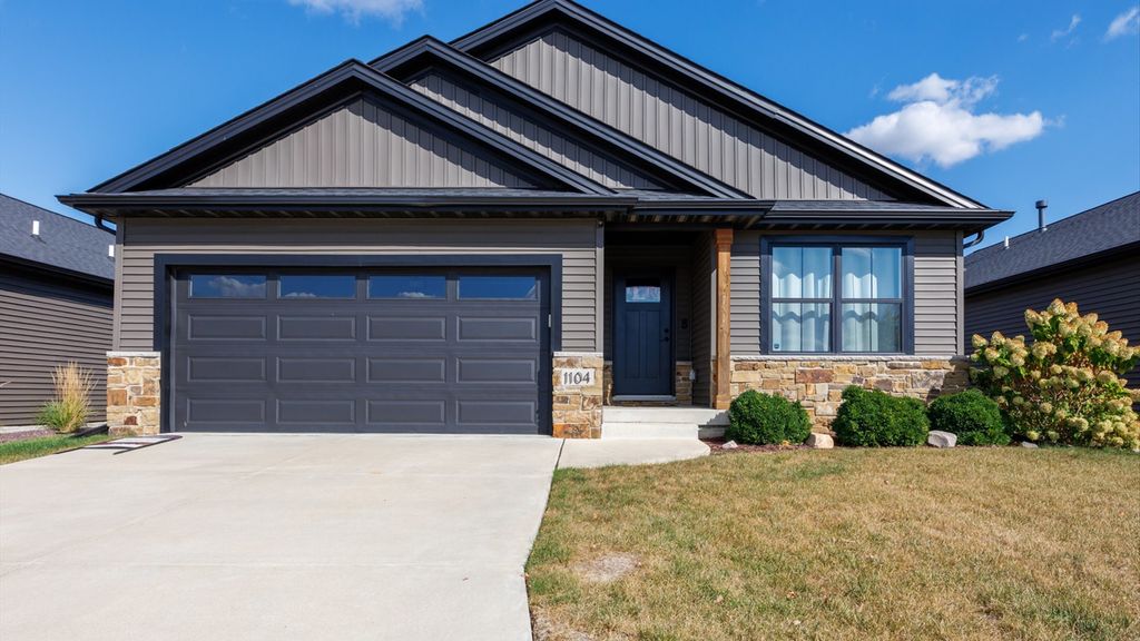 Photo for 1104 Hershey Road, Normal, IL 61761 (MLS # 12484033)
