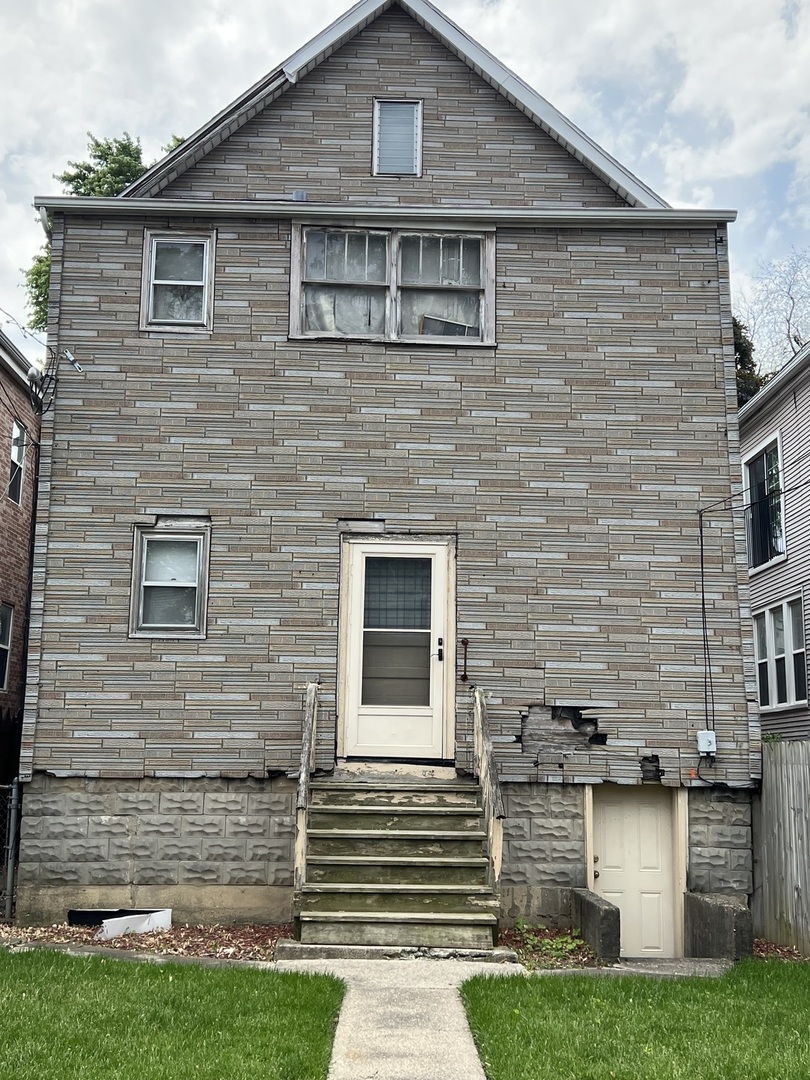 2520 W SHAKESPEARE Avenue