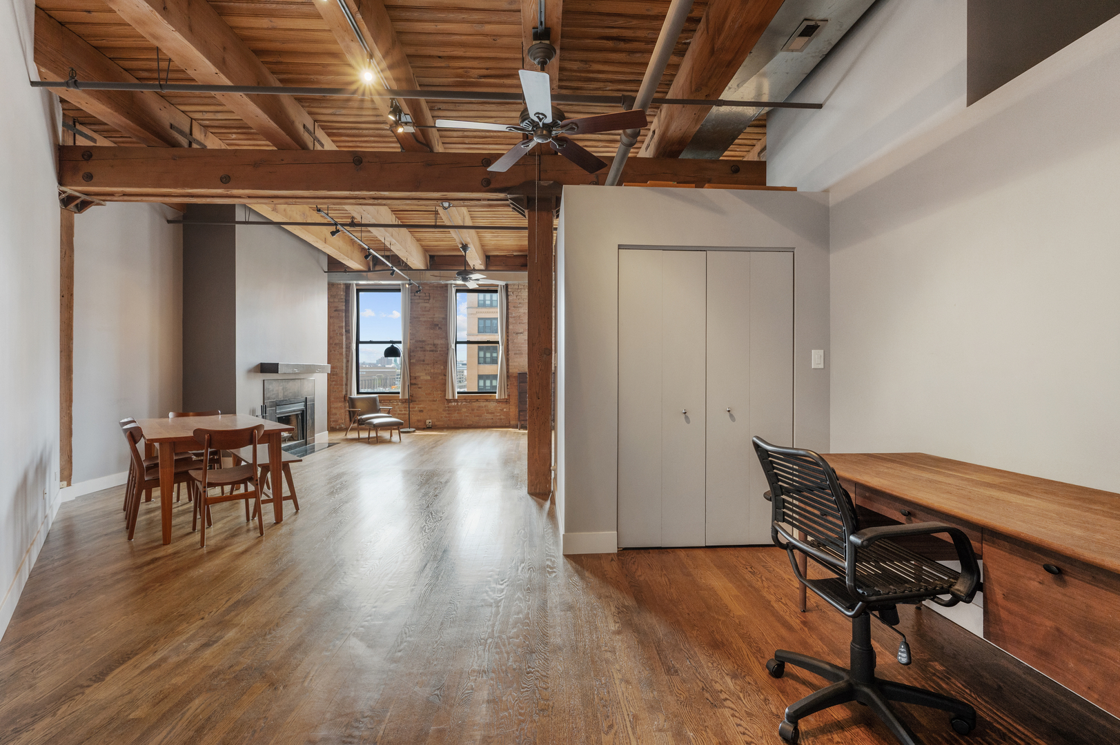 400 S Green Street 406