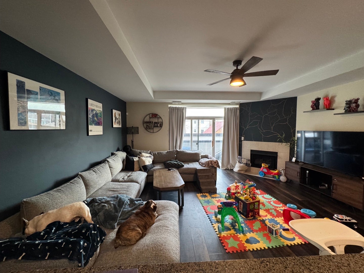 2307 W WOLFRAM Street 214