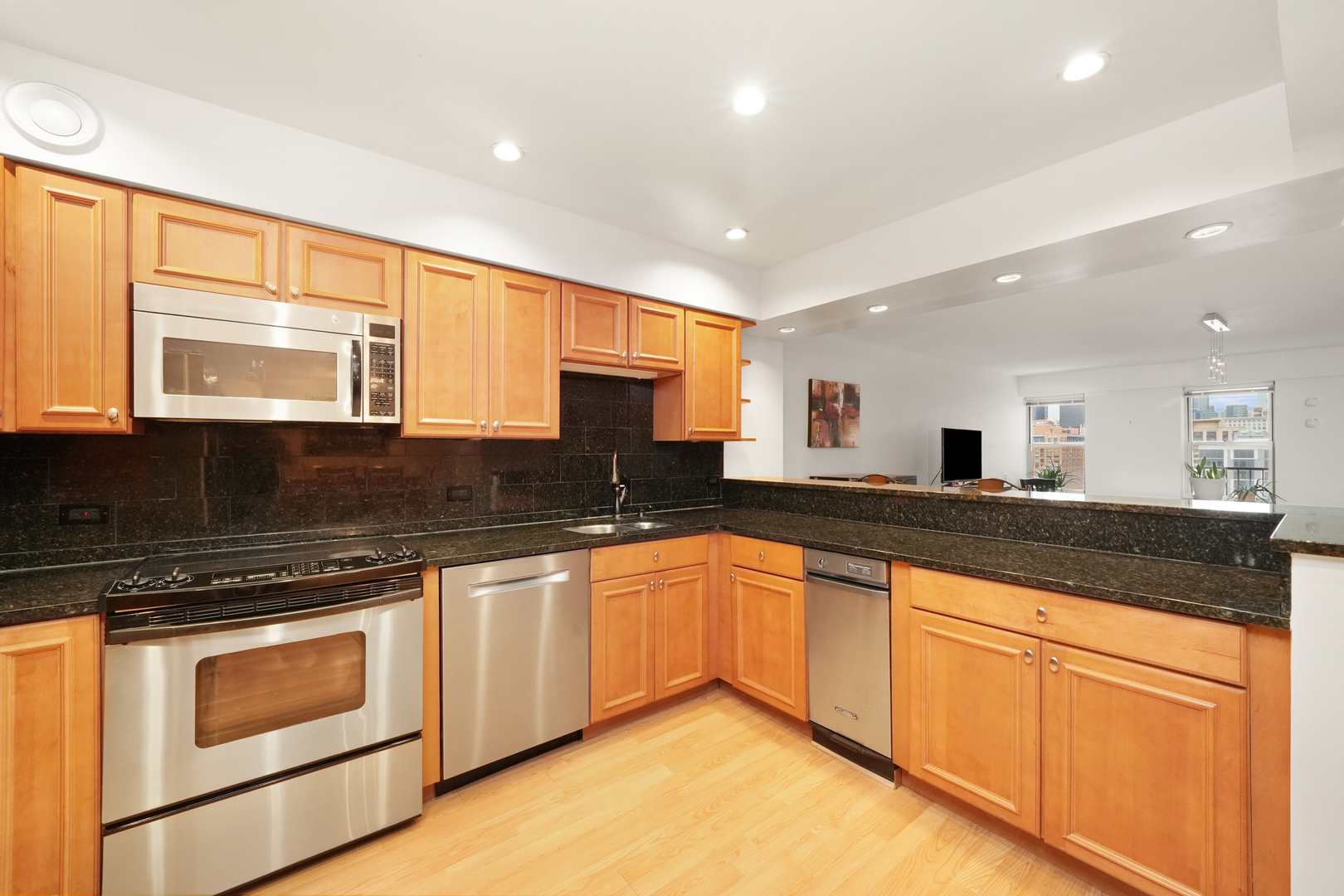 40 E 9th Street 1508