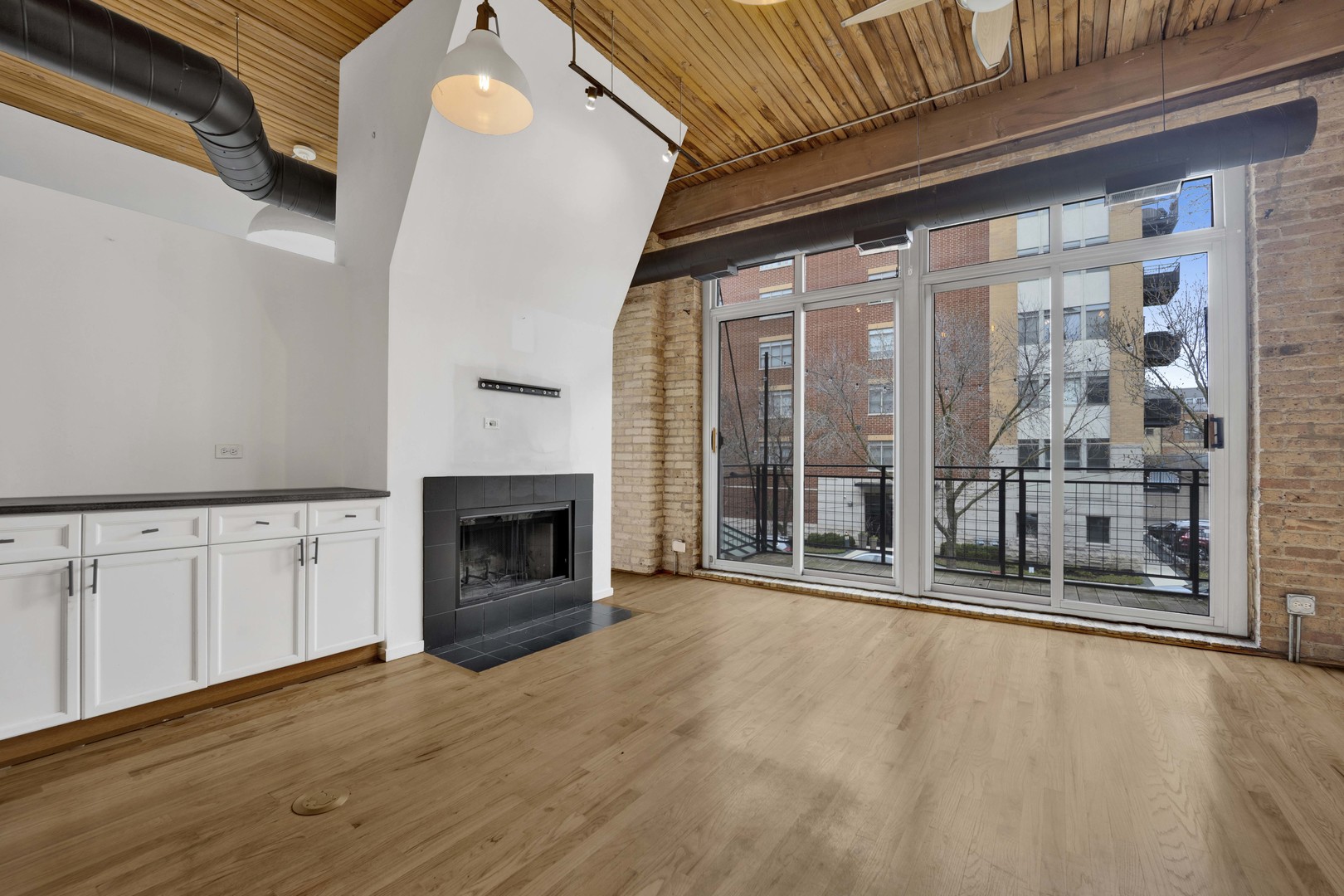 2333 W Saint Paul Avenue 227