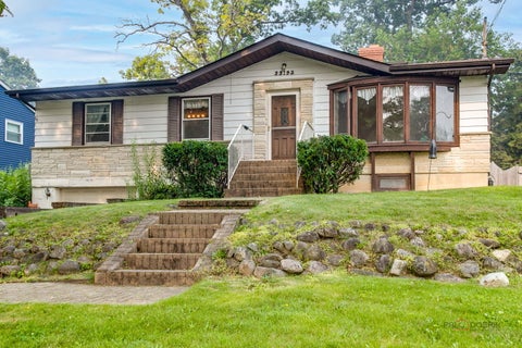Tiny photo for 33192 N Cove Road, Grayslake, IL 60030 (MLS # 12697255)