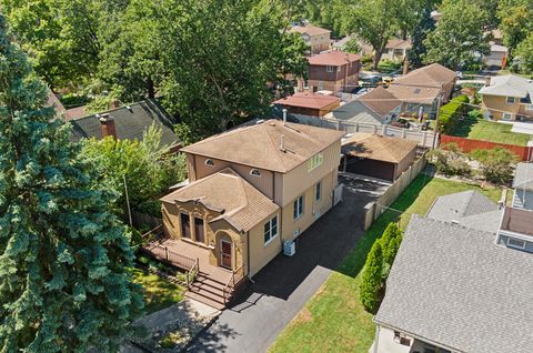 A home in Oak Lawn