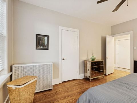 Tiny photo for 1040 W Balmoral Avenue #4B, Chicago, IL 60640 (MLS # 12554988)